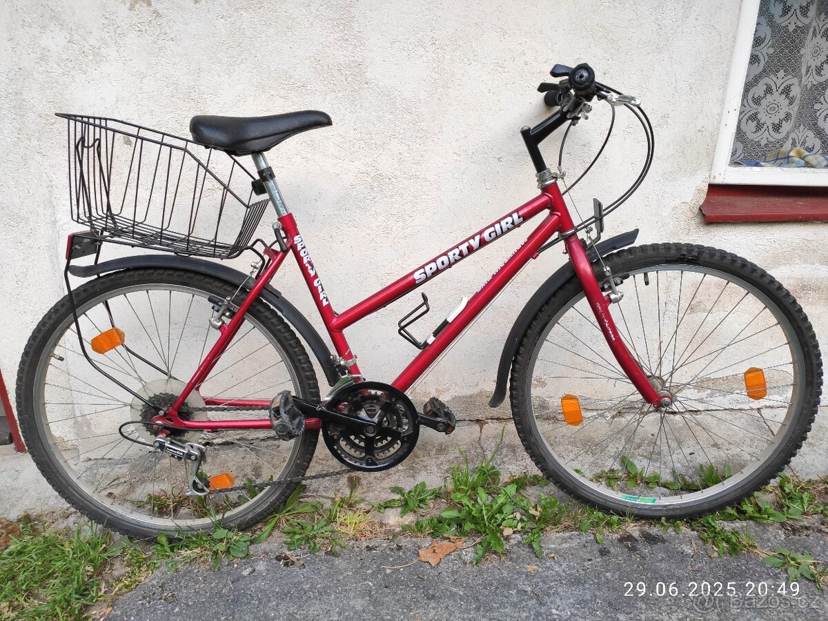 Dámské horské kolo s košíkem