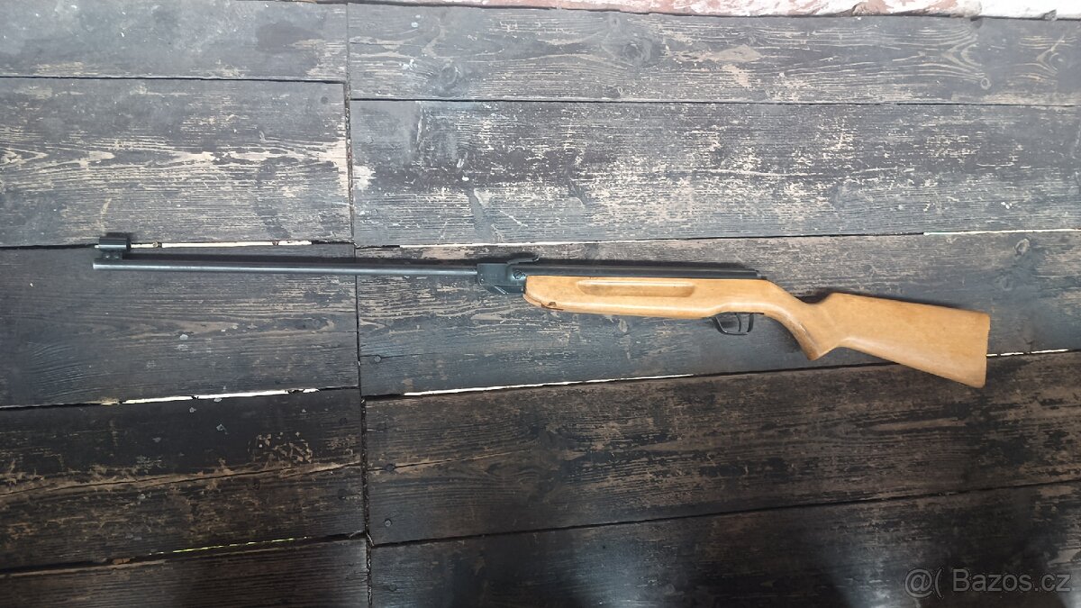 Vzduchovka Slávia 630 mod 77 rok 1980