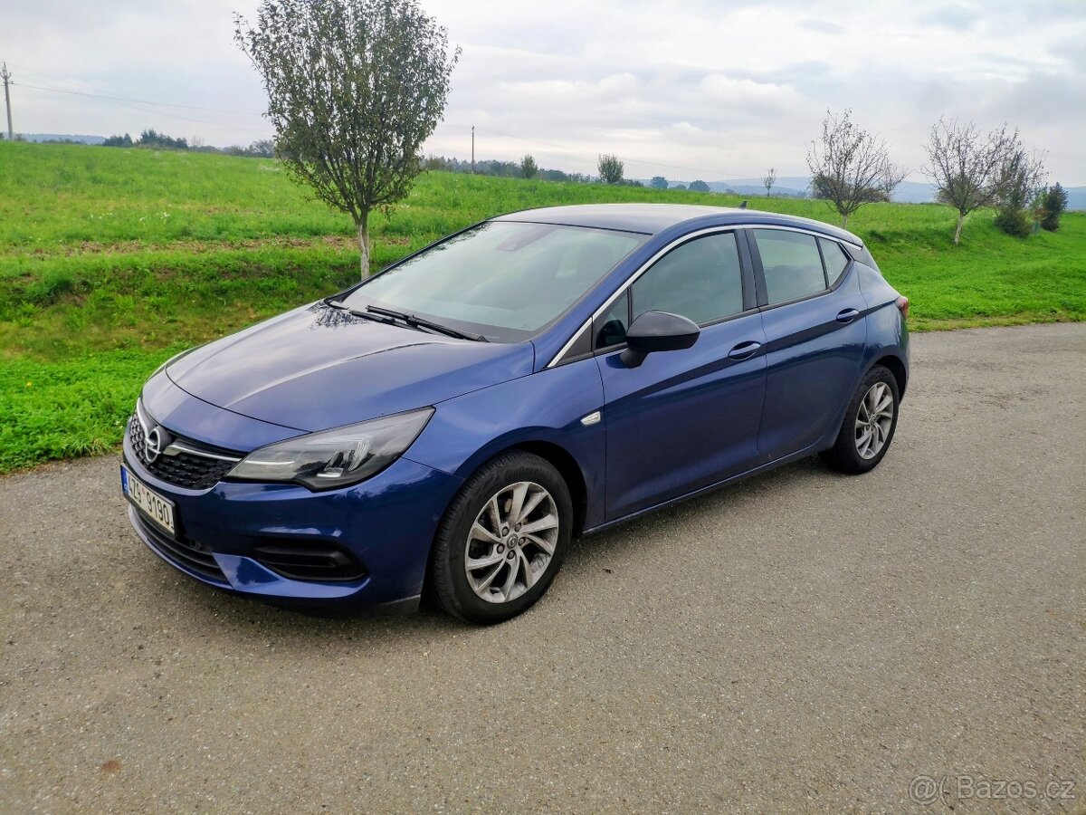 Opel Astra 1.2i 107 kW, nájezd pouze 44.000 km 