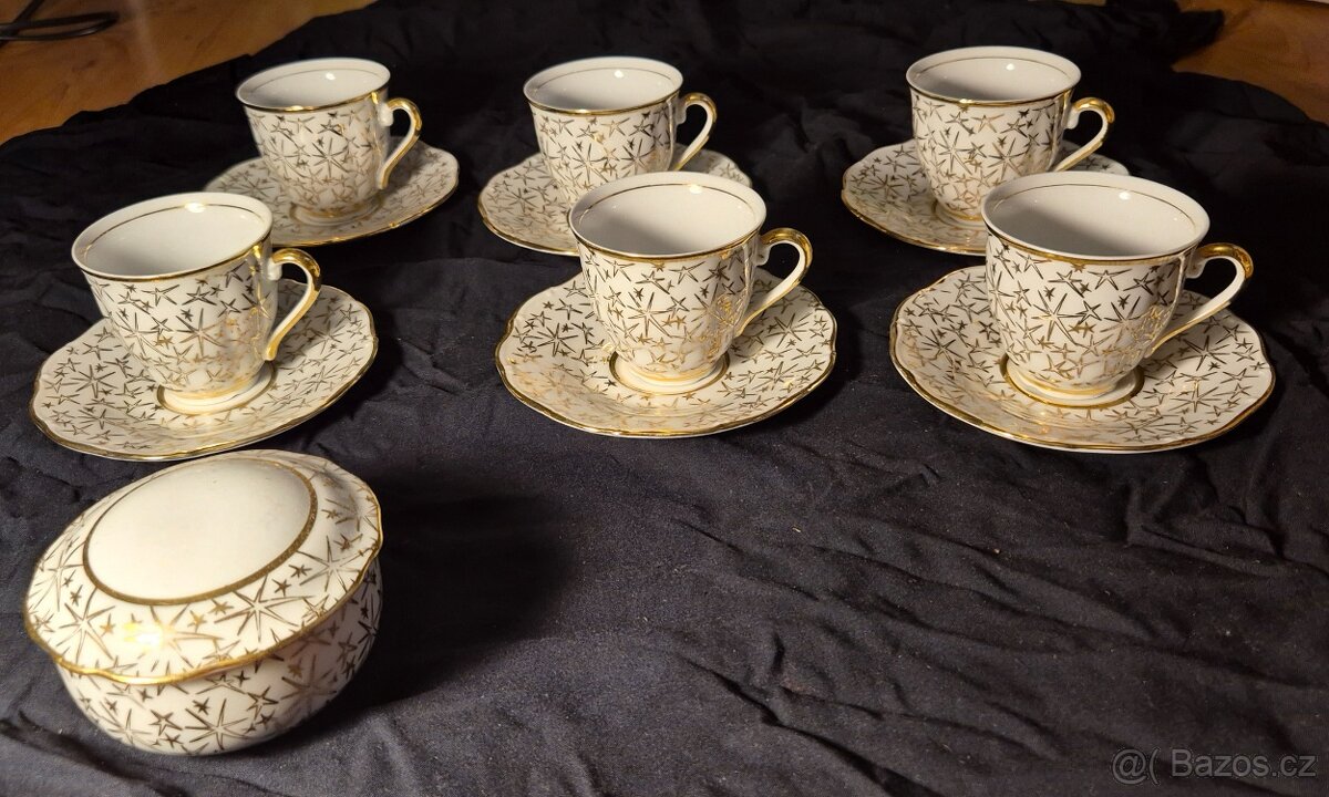 Starý porcelánový servis