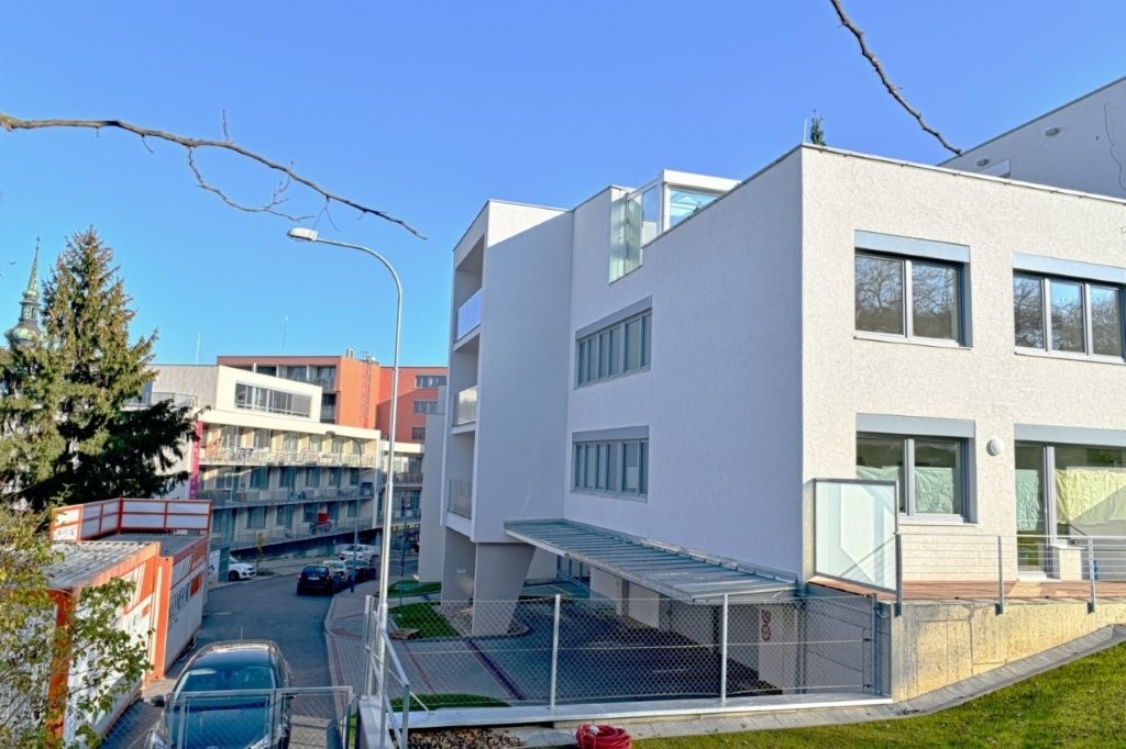 Pronájem garážového stání, Brno - Štýřice, ul. Vídeňská