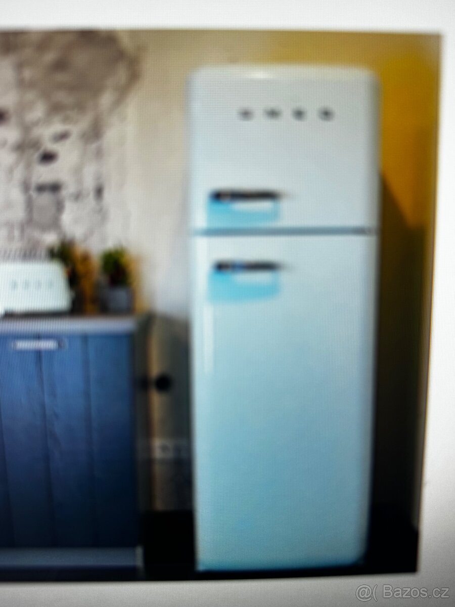 Prodam  designovou lednici SMEG FAB30
