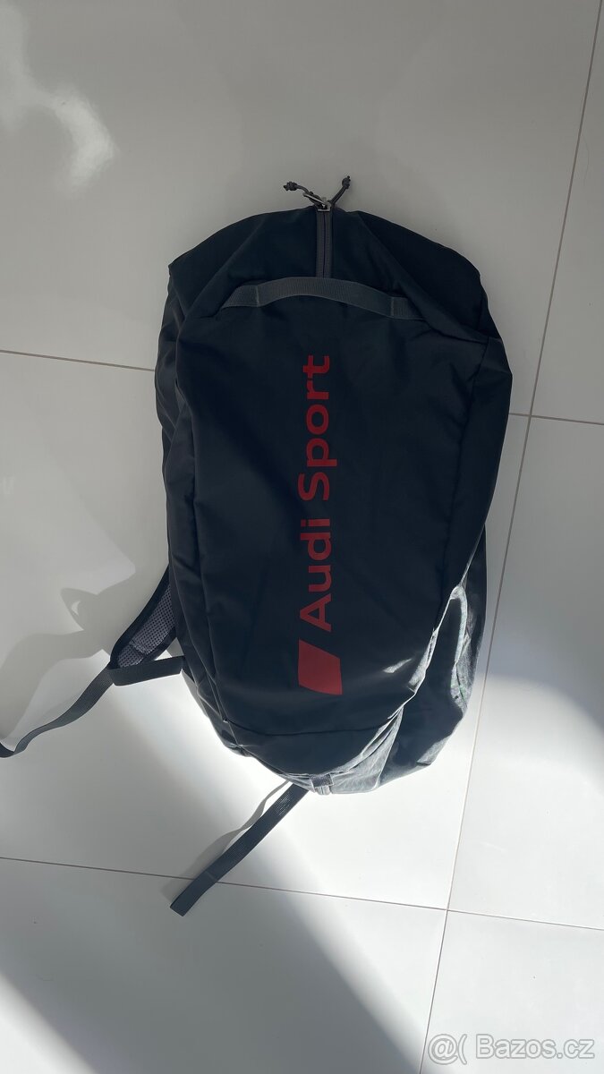 cestovní taška, batoh Audi