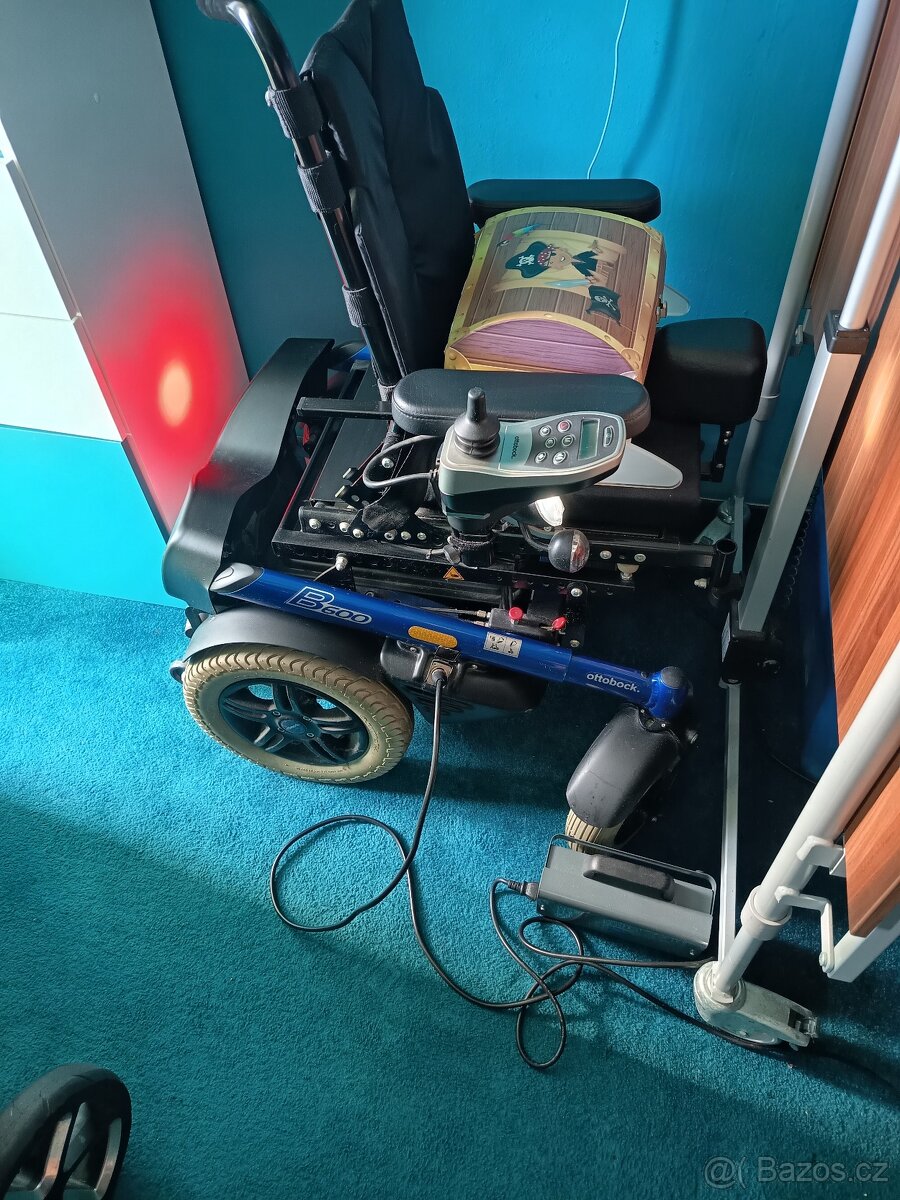 Dětský elektrický vozík