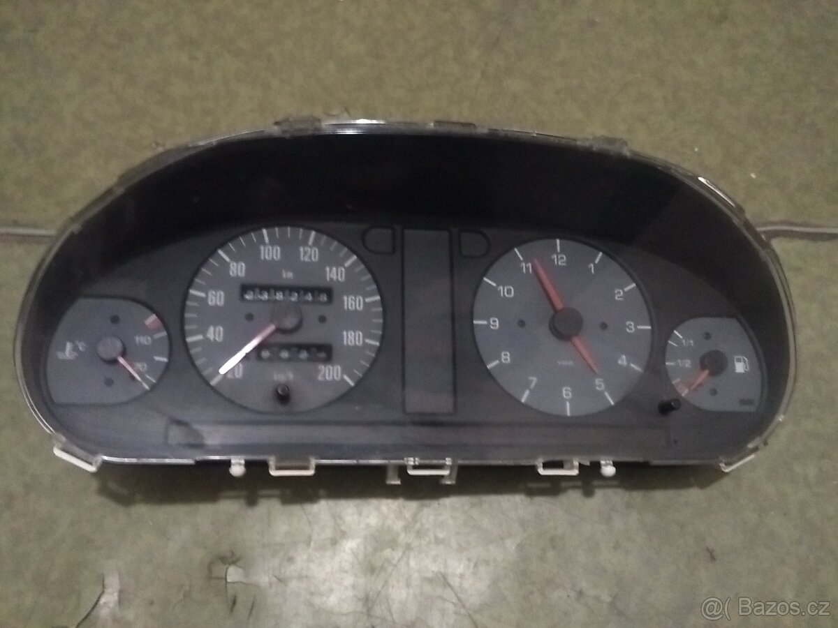 Škoda Felicia - Prodám přístrojovou desku.