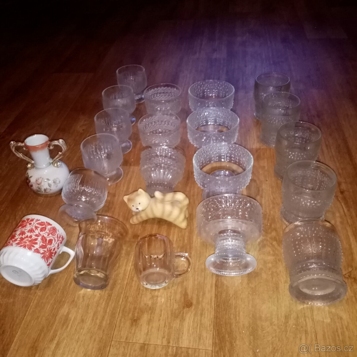 Prodám staré české sklo, poháry, duritky, vázičky apod.