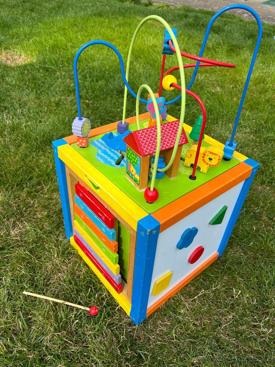 Velká interaktivní kostka