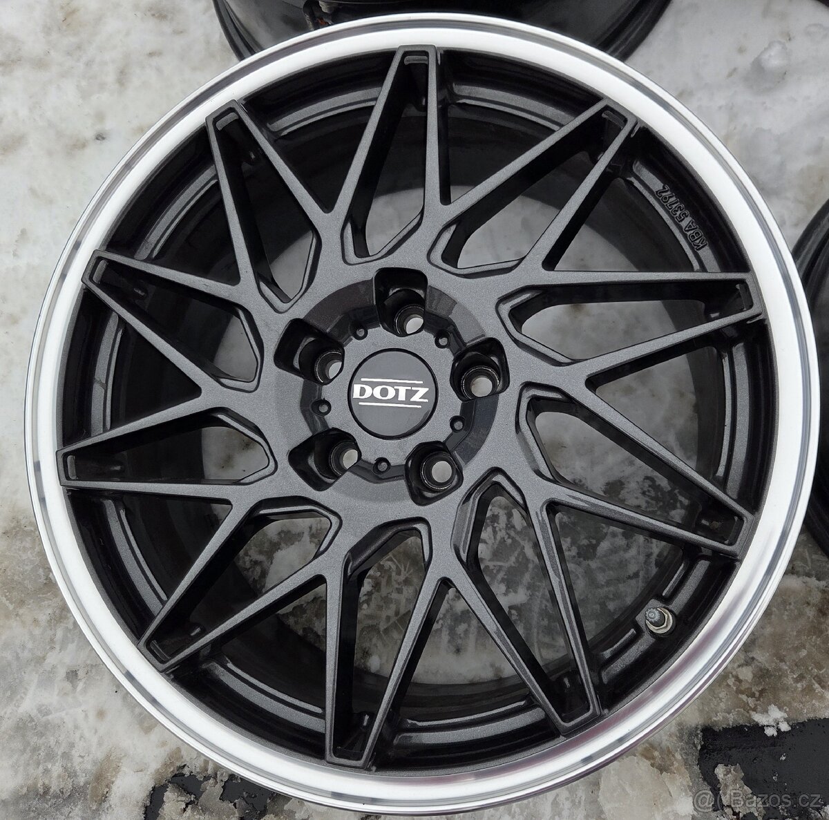Atraktivní orig.alu DOTZ 18" 5x112 model Tanaka