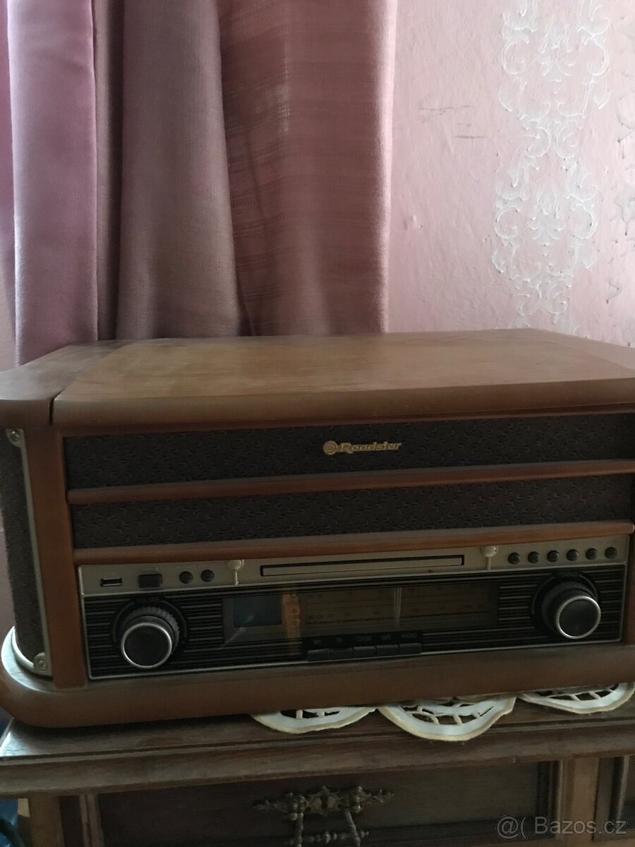 Retro gramofon s rádiem, CD Roadstar