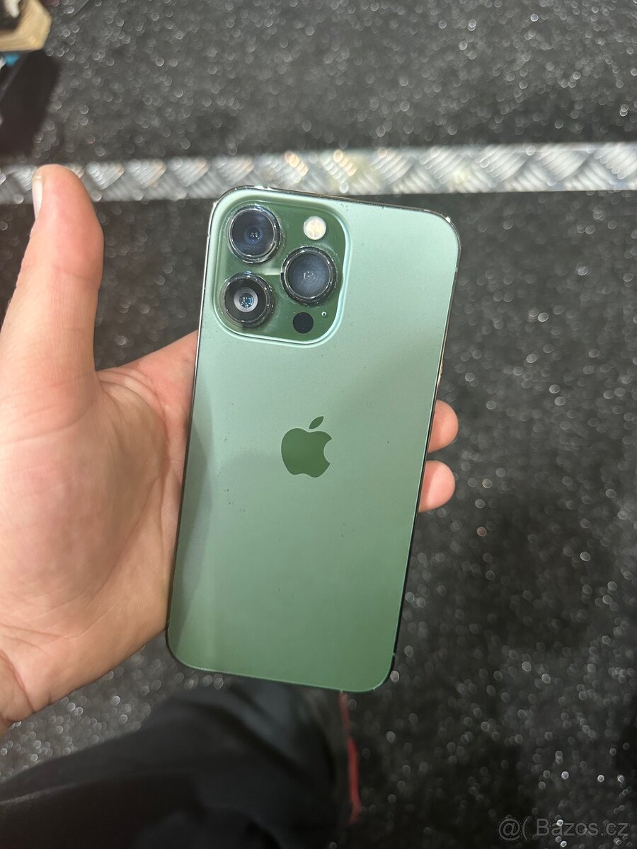 apple iphone 13 pro. STAV B