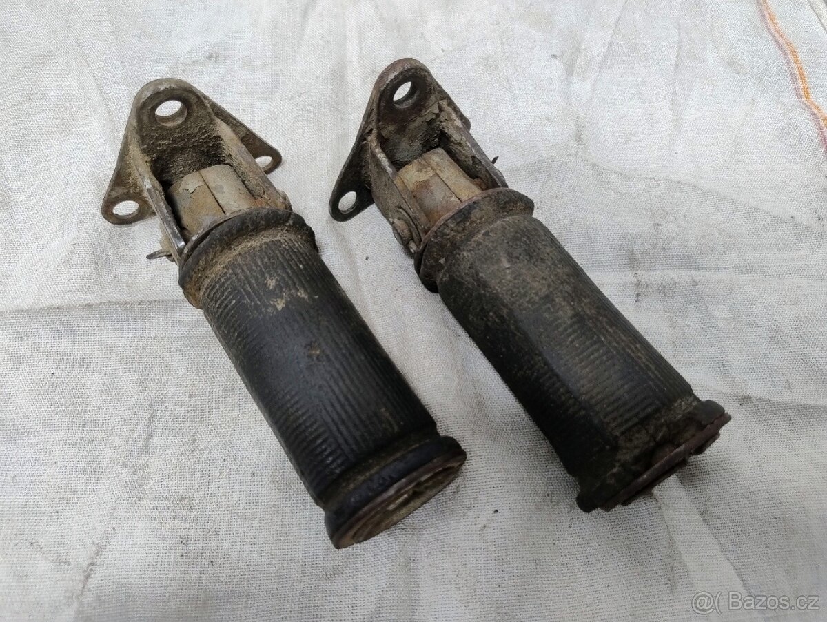 ZADNÍ STUPAČKY JAWA PÉRÁK