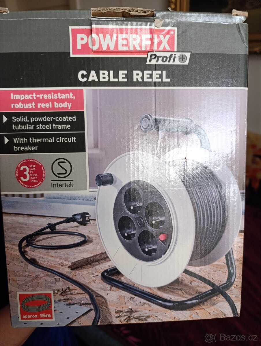 Kabel prodlužovací na bubnu