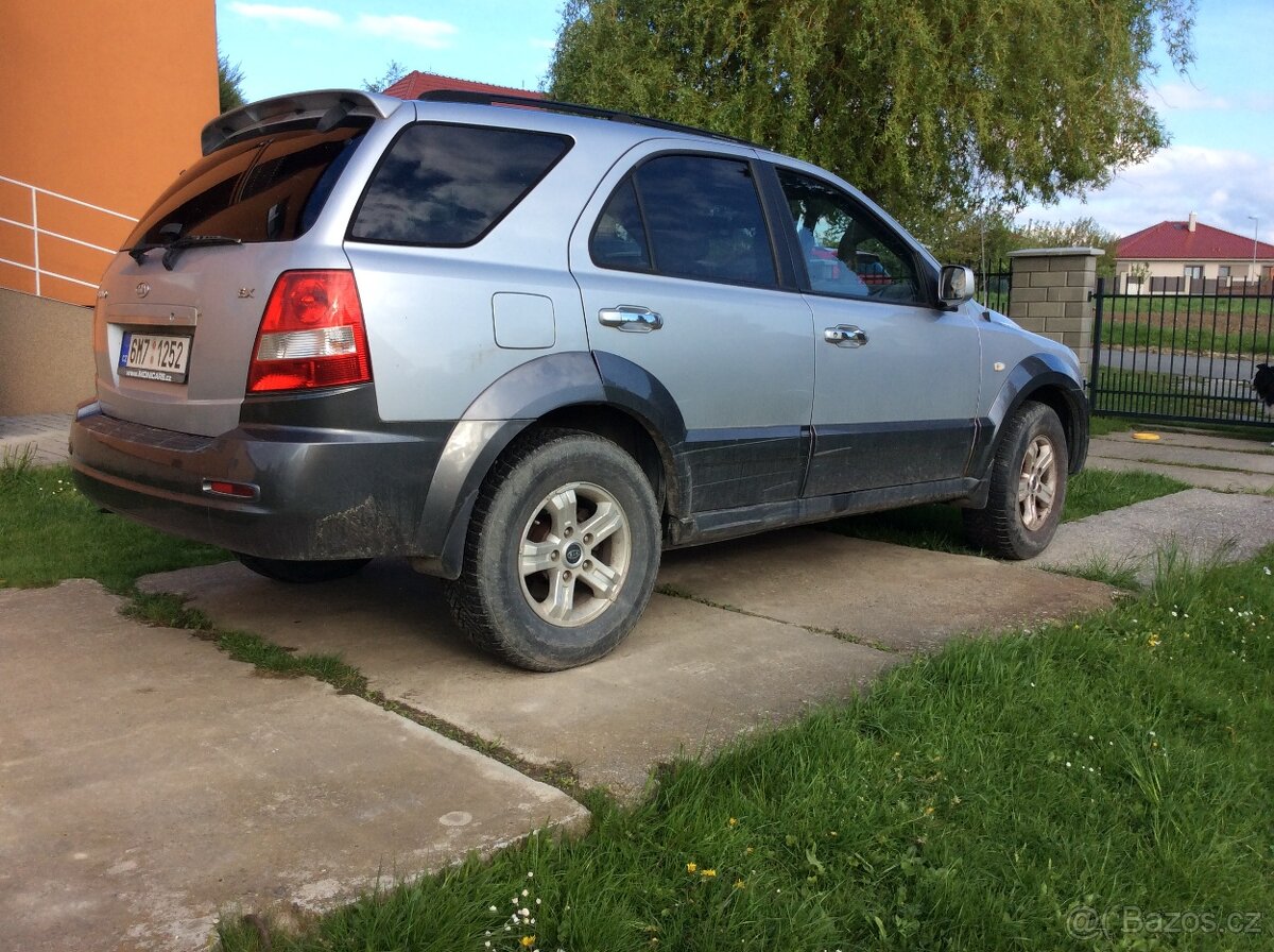 KIA SORENTO 2.5CRDI 4x4 103KW  bez STK levně