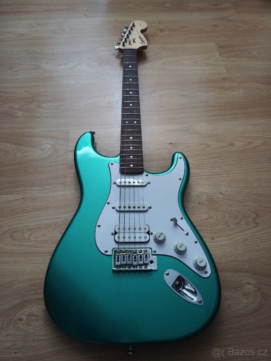 Elektrická kytara Fender Squier + příslušenství