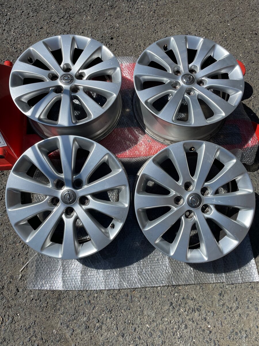 ALU sada originál Opel Astra 7Jx17 5x105 IS44