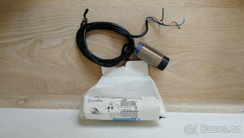 indukční senzor XS630B4PBL2, Telemecanique (Schneider el.)