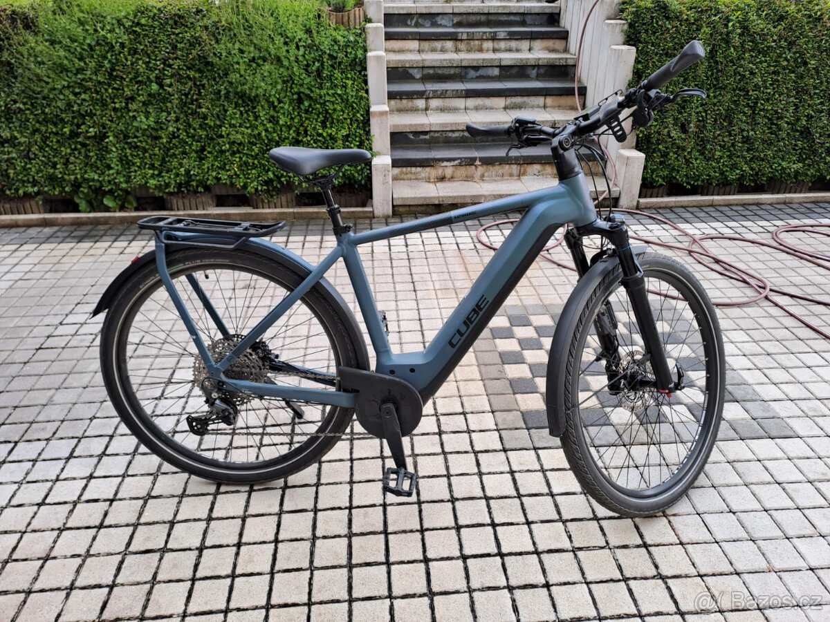 Cube Kathmandu Hybrid One