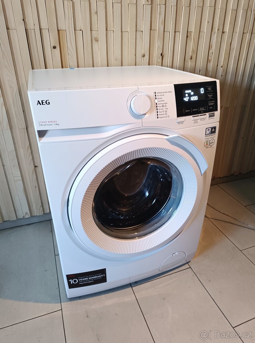 Zánovní parní pračka AEG na 8 kg