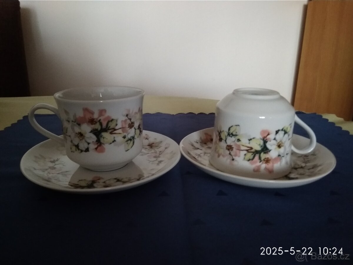 Přátelský set s květy, značený