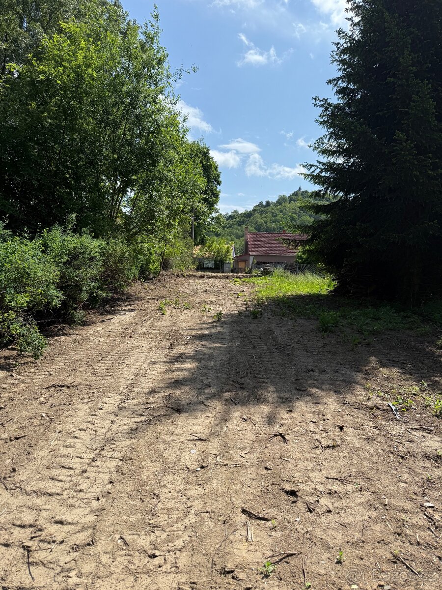 Pozemek české středohoří