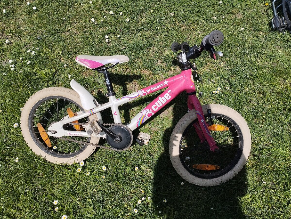 Dívčí kolo CUBE 16