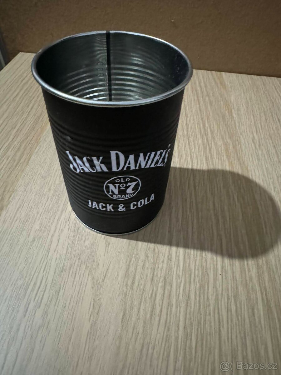 Hračky, kancelárske veci, hodinky