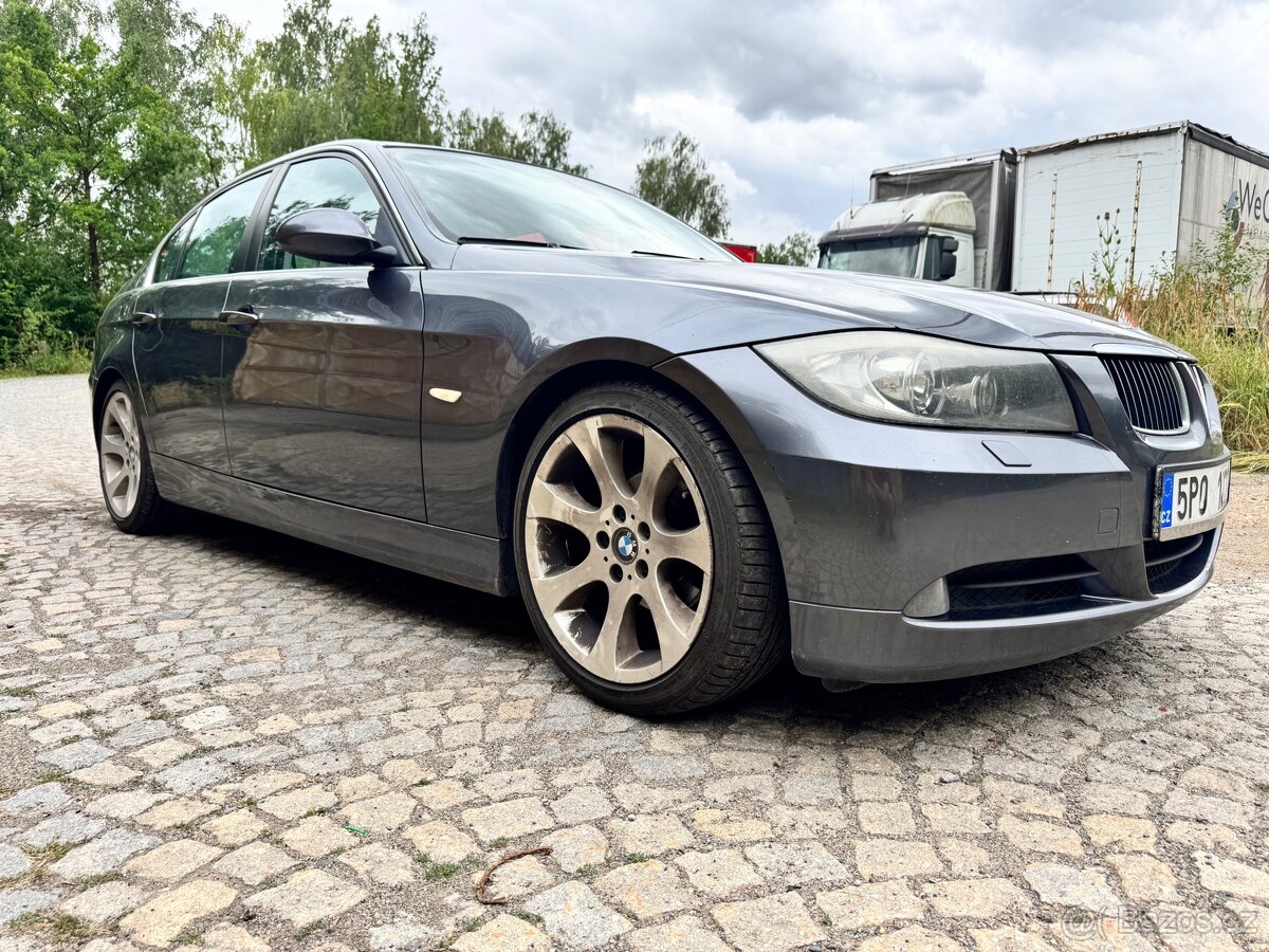 Bmw e90 325i manuál
