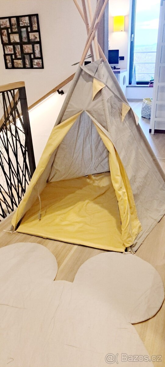 Teepee stan, mantinel (pletený cop),podložka Mickey