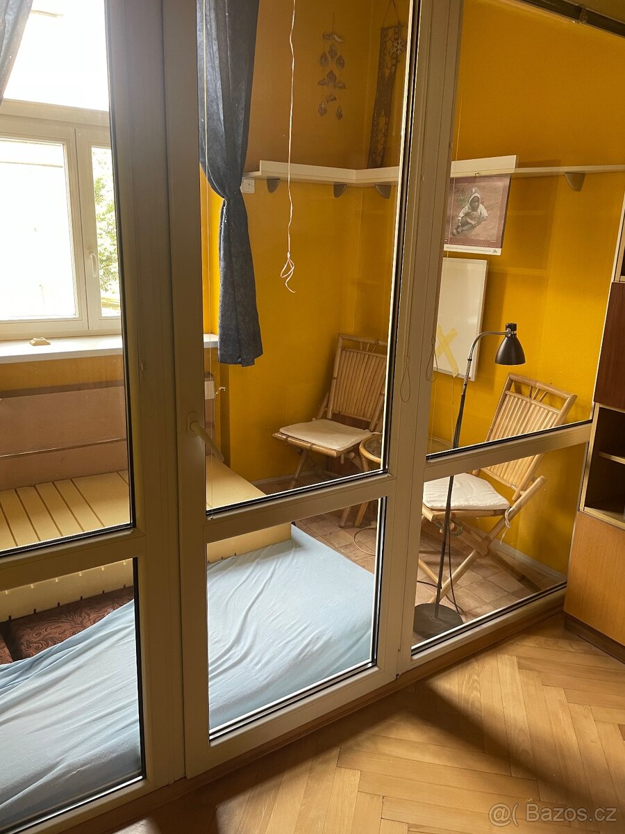 Skleněná stěna