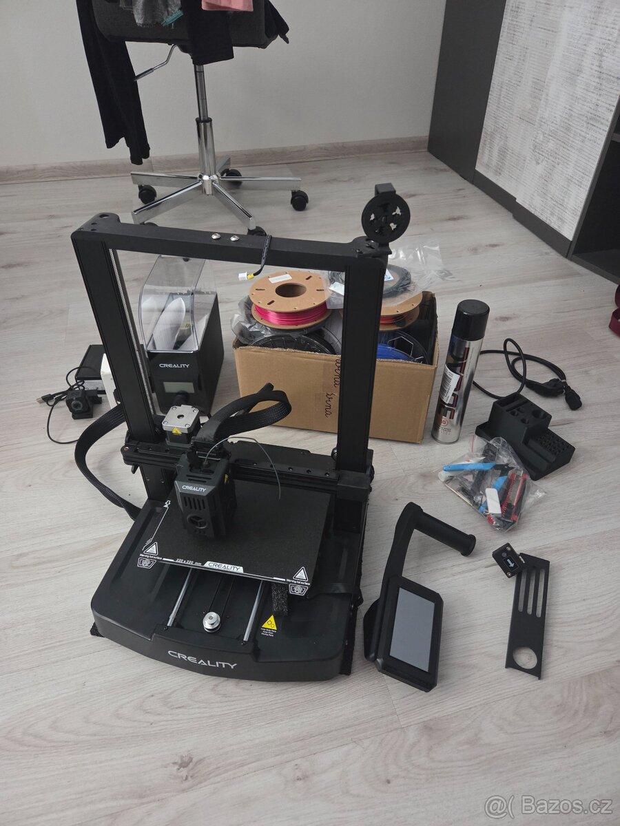 Creality Ender 3 V3 KE + příslušenství+ spoustu filamentu
