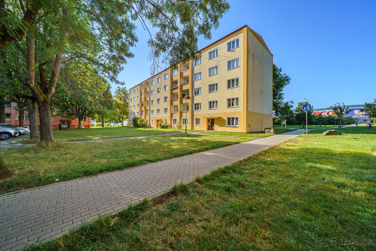 Prodej bytu 2+1 v Ostrově, 57m²