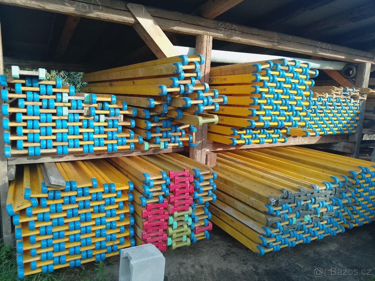 Stavební stojky stropní bednění trojnožky