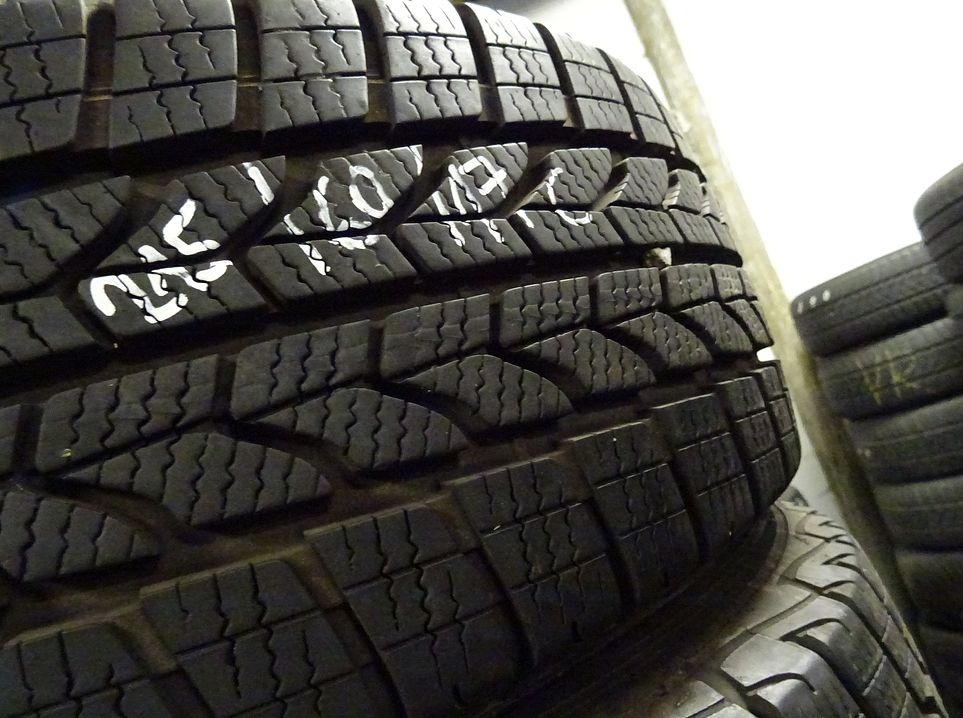 Zimní pneu Goodyear Cargo, 215/60/17C, 2 ks, 10 mm