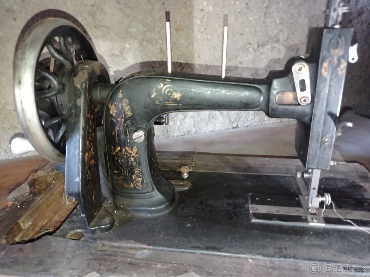 Prodam starožitný sici stroj,pohon kličkou ,fa STOEWER