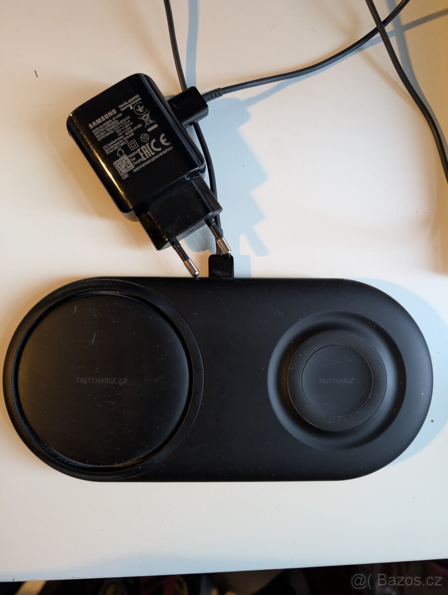 Samsung dvouplotnová nabíjecí podložka EP-P5200
