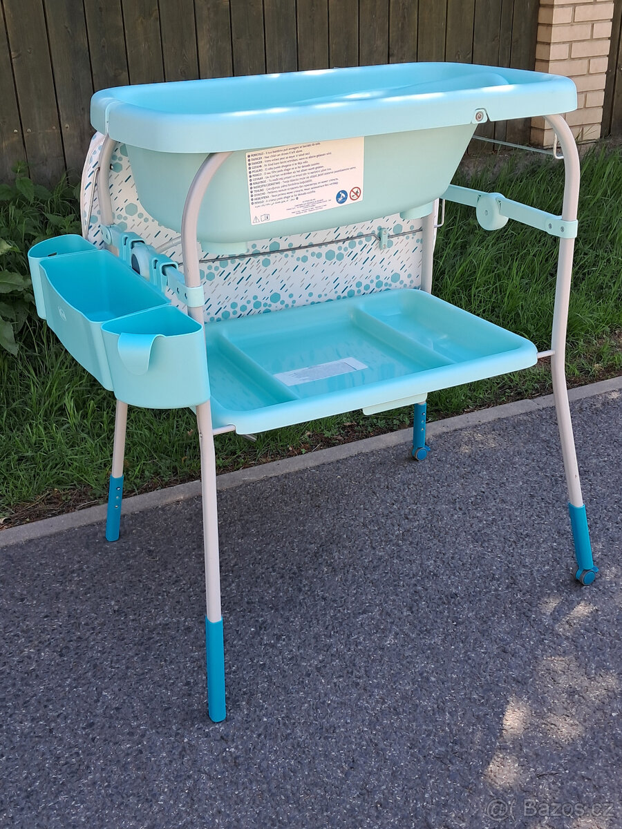 Přebalovací pult kombinovaný s vaničnou, skládací