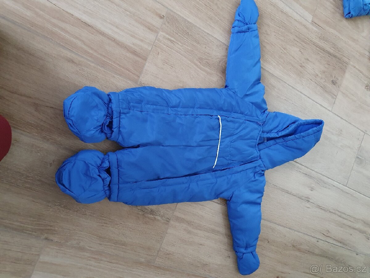 Zimní kombinéza 6-9 měsíců.
