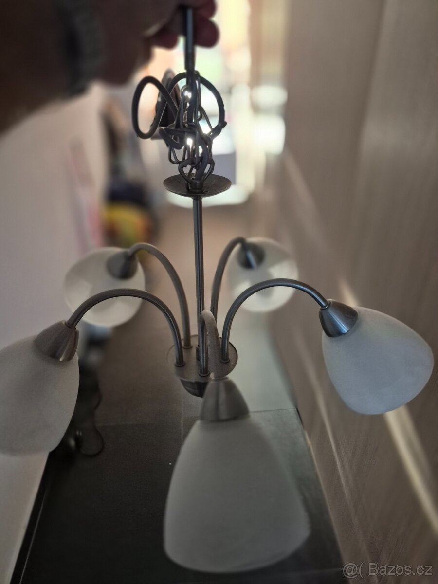 Lustr - světlo do pokoje