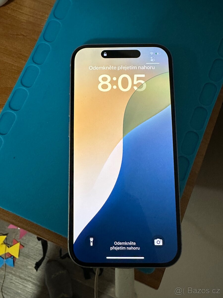 iPhone 15 – 128 GB – světle modrá – 96 % baterie – TOP STAV