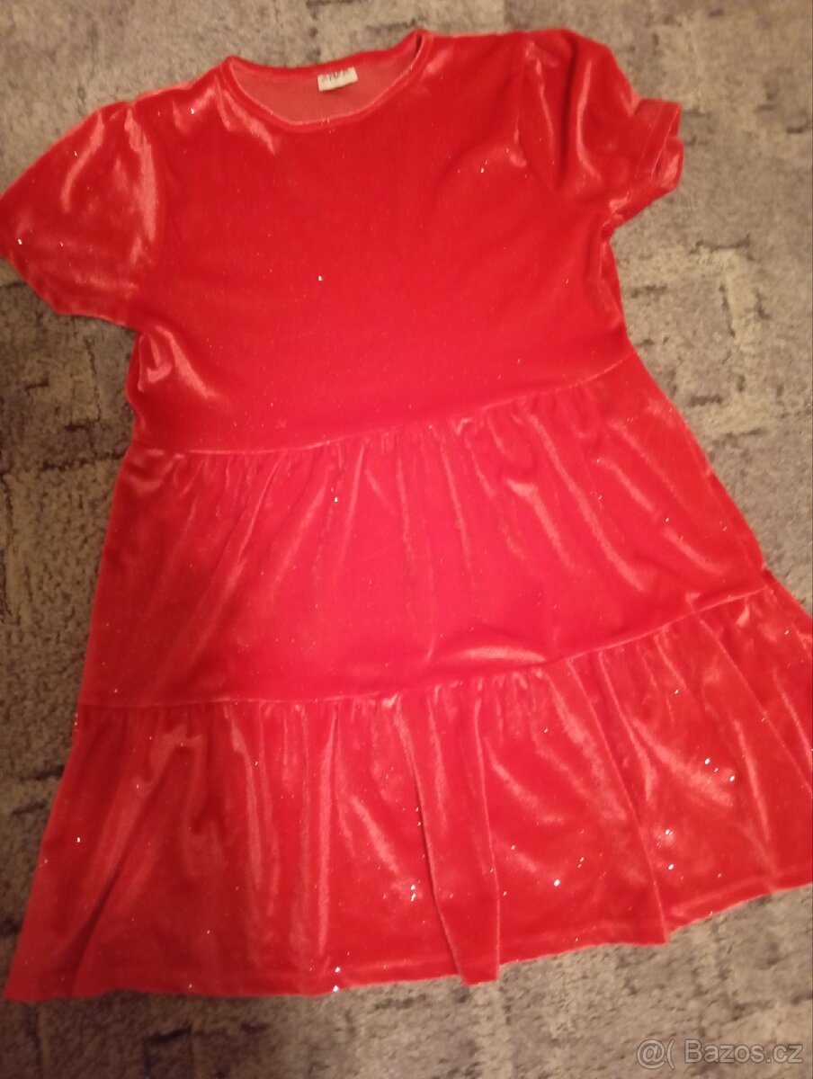 Dětské třpitivé šatičky