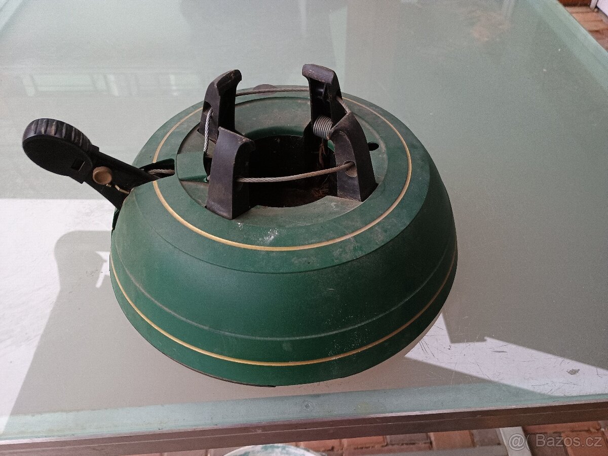 Stojan na vánoční stromeček