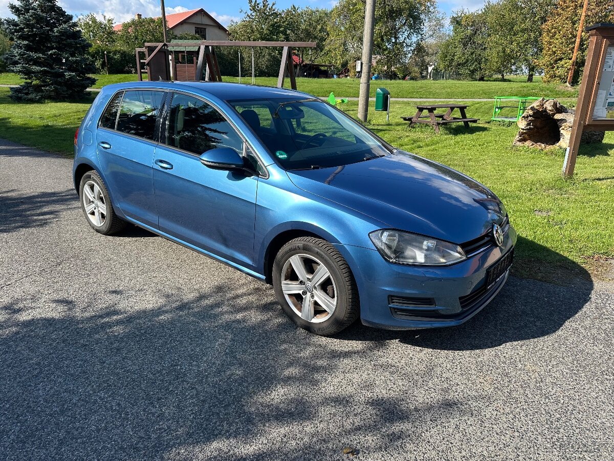 VW GOLF 1.2TSI-ROZVODY ŘEMENEM-VELKA VYBAVA