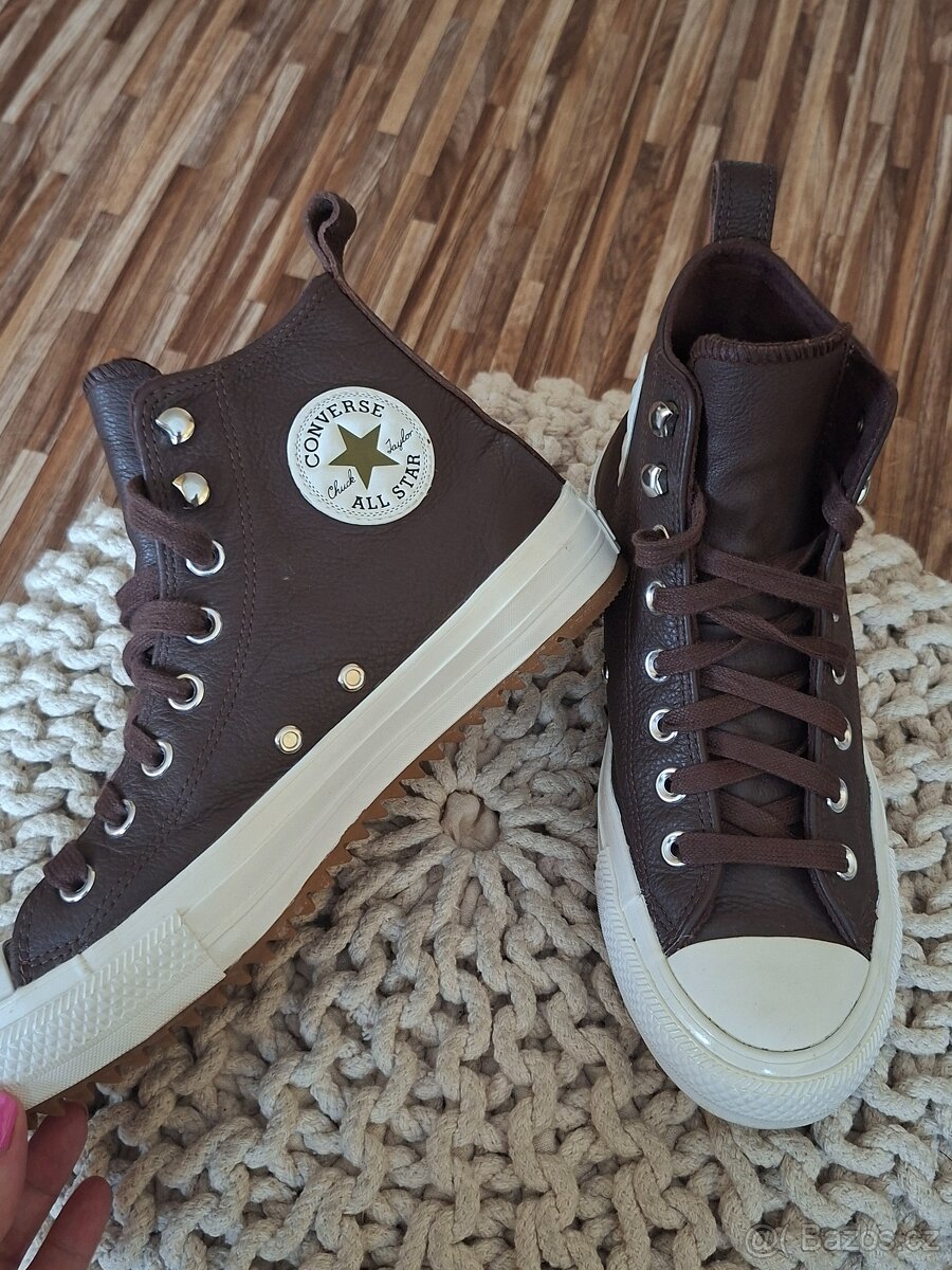 Nove kožené tenisky Converse