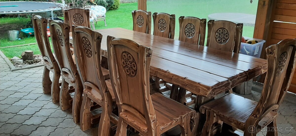 Drevený stôl 200×100cm vrátane 10kus.stoličk.