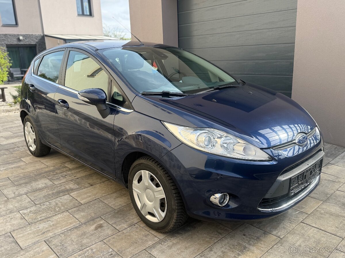 Ford Fiesta 1.2i 60kW/2010/5 dveří / klima/ Výhřev