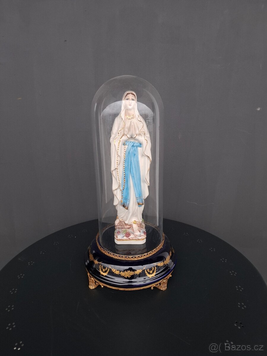 Porcelánová soška s poklopem