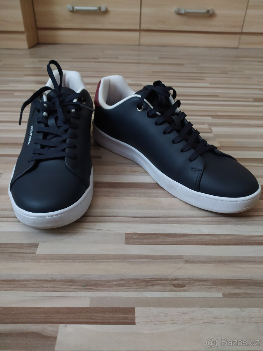 TENISKY | ČERNÉ KOŽENÉ | TOMMY HILFIGER