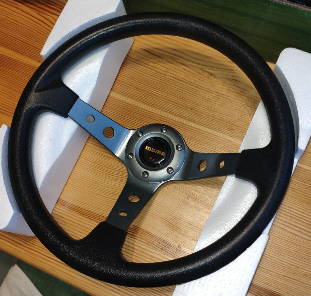 Nový volant 350mm Simracing 70mm offset DOPRAVA CZ/SK