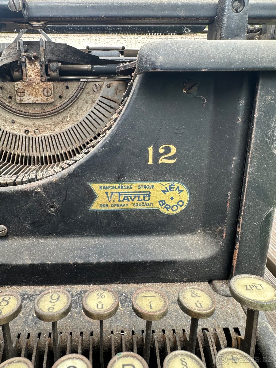 Psací stroj Remington