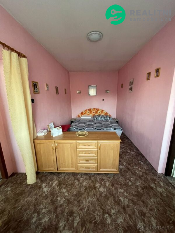 Prodej prostorného bytu 3+1( 92 m2 ) s garáží –...